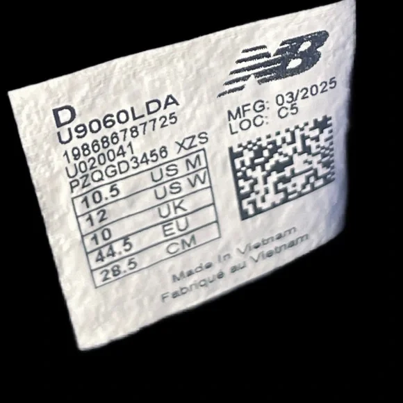 🔥New Balance 🔥9060 Unisex sizing M/10.5 W/12  Athletic LifeStyle Shoes *NEW*🔥 - Picture 11 of 11